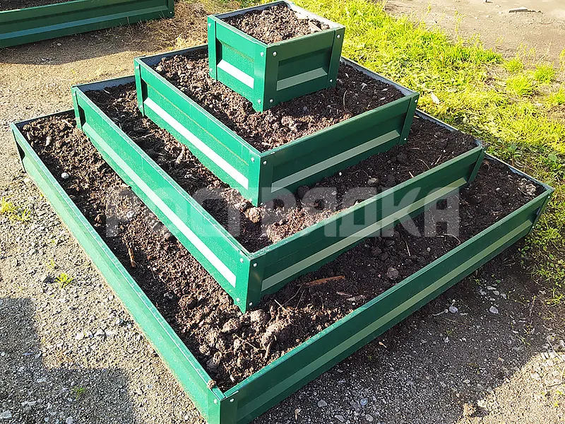 Клумба квадратная 4 яруса зеленая Клумба квадратная 4 яруса зеленая
